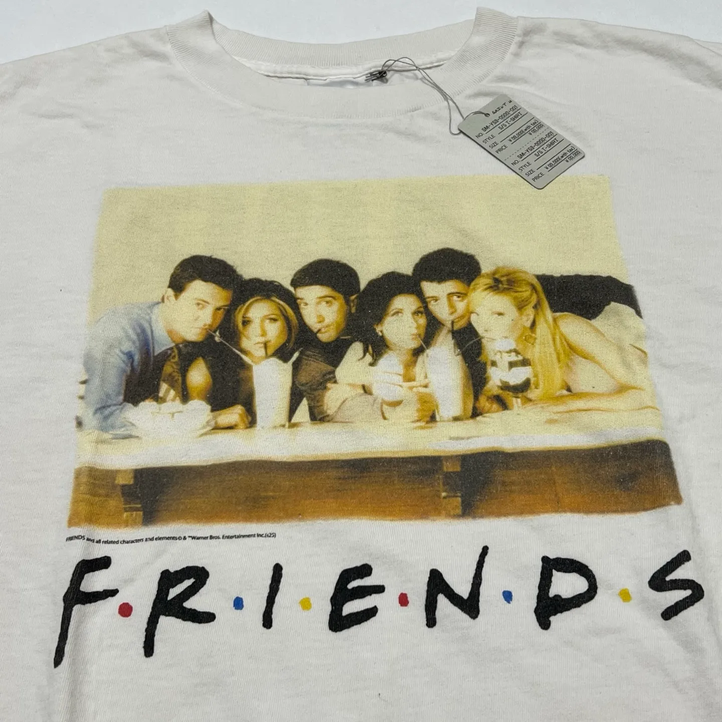 SAINT Mxxxxxx × FRIENDS FRD_SS TEE/FRIENDS/WHT American TV series Friends co-branded short-sleeves White stills TEE Beige S-XL Ready-made garments washed and distressed The top domestic printing factory God restored the correct accessories Friends co-branded wash mark Top purchasing level